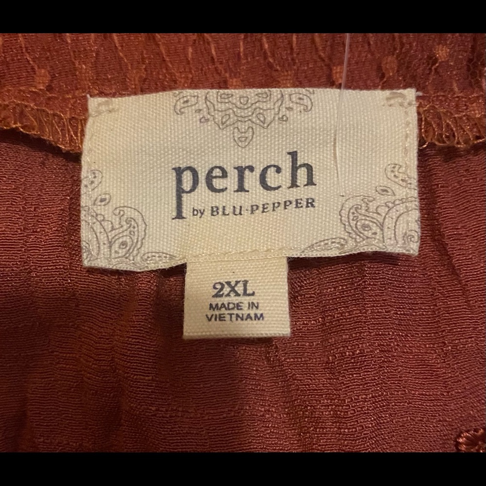 Rust colored blouse - Picture 2 of 3
